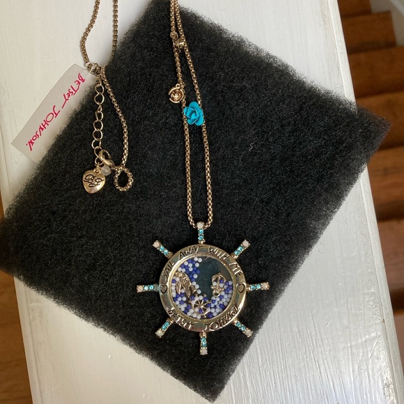 Betsey Johnson, Sail Away With Me, Ship Wheel Pendant - Picture 4 of 14